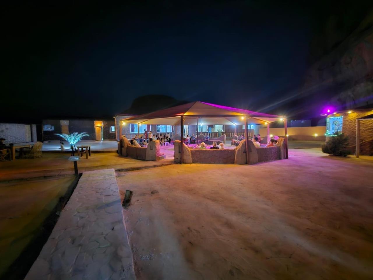 Orbit Camp Hotel Wadi Rum Ngoại thất bức ảnh